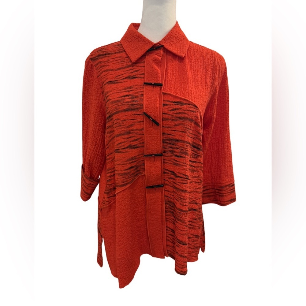 Ali Miles Women's Red and Black Button-Front Top in Petite Small
